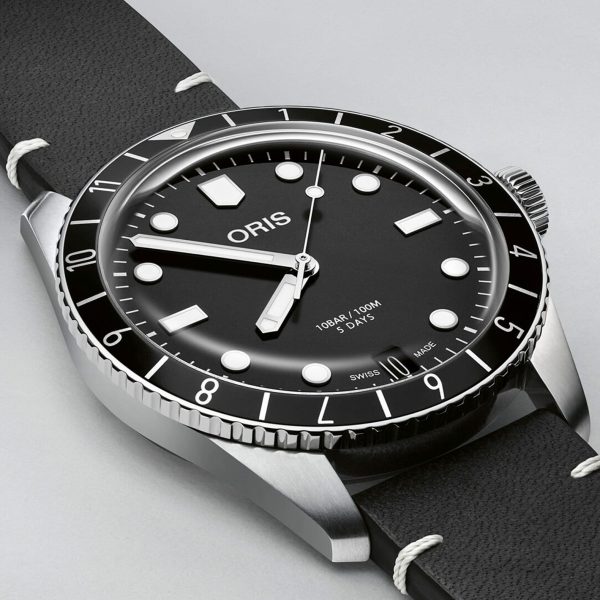 Oris Divers Sixty-Five 12H Calibre 400