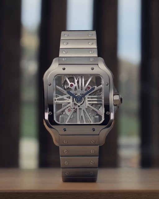 Santos de Cartier
Con sus puentes en forma de números romanos, el reloj esqueleto sublima las horas.
#Cartier #CartierWatchmaking #SantosdeCartier