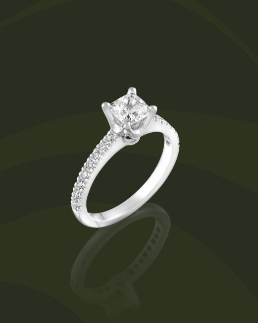 Cada historia de amor merece un símbolo único, el símbolo de un amor que elige quedarse para siempre.
#PerodriJoyeros #MomentosSimbólicos