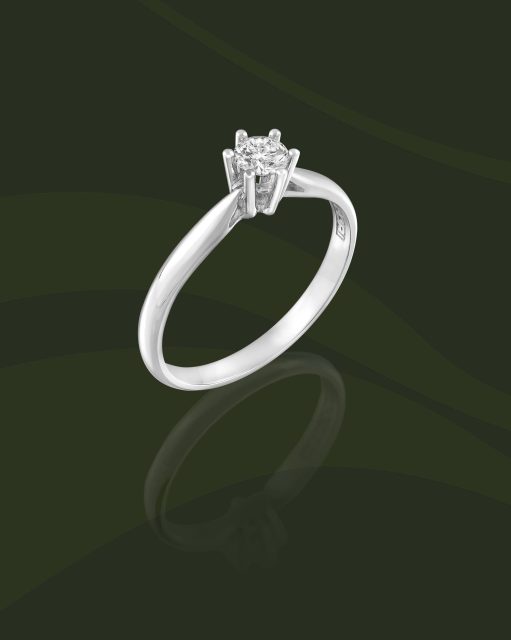 Un instante. Una mirada. Un brillo único. Grandes amores que brillan con la elegancia más pura y atemporal. 
#PerodriJoyeros #ColecciónMomentosSimbólicos