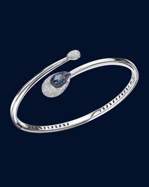 Una pulsera que traza una órbita delicada alrededor de la muñeca; unos pendientes que narran movimiento, sensibilidad y belleza. 

#PerodriJoyeros #ColecciónVenusSimbiosis #SímbolodeNavidad