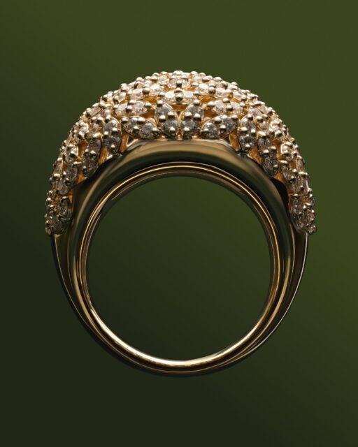 Superficies que se transforman en constelación, destellos flotantes que proyectan luminosidad, un diseño que recuerda a las formas suaves de las esculturas clásicas reinterpretadas en clave moderna. Descubra Símbolo.
#PerodriJoyeros #SímbolodeNavidad