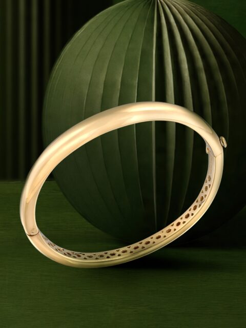 Hay amores que lo envuelven todo, al igual que esta pulsera de oro amarillo de la colección Venus. Una pieza artesanal que representa la belleza de lo eterno. 
#PerodriJoyeros #ColecciónVenus