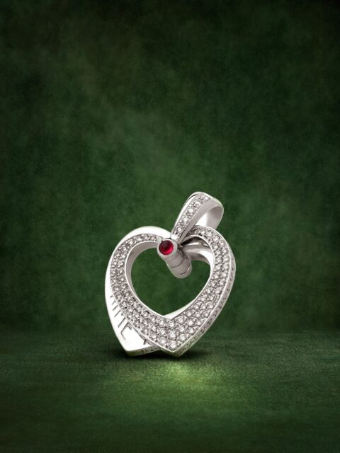 Juliette by Perodri. Un mensaje interior que habla en un lenguaje único y revela un secreto compartido entre dos. UNCOVER YOUR LOVE. 
#PerodriJoyeros #ColecciónJuliette #UncoverYourLove #SanValentín