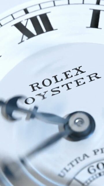 Rolex. Oyster. Perpetual. Cronómetro Superlativo. Estas palabras en la esfera simbolizan todo lo que hace que un reloj @Rolex sea especial. Desde que el fundador de Rolex, Hans Wilsdorf, presentó su visión única de la relojería hace más de una década, la búsqueda de la excelencia ha sido constante. Este compromiso con la innovación, con rebasar los límites, basado en un ingenio y una destreza técnica inigualables, se representa en estas palabras, sinónimas de hermeticidad, autonomía, precisión y durabilidad. #Rolex #Watchmaking #OfficialRolexRetailer