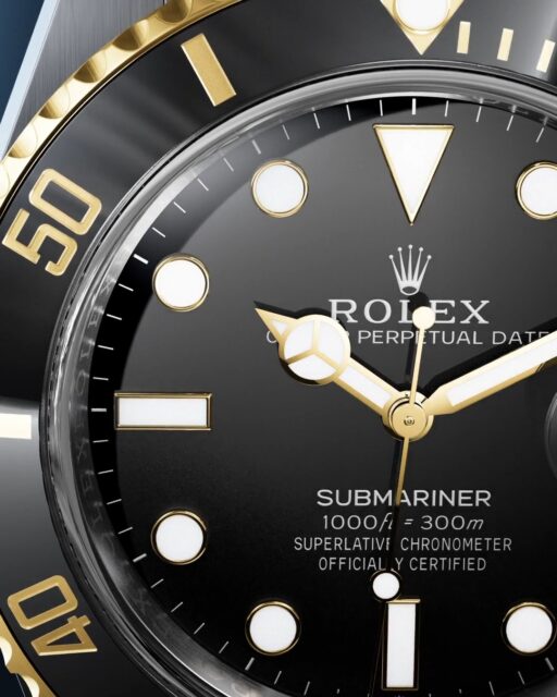 Una herramienta de submarinismo imprescindible. La geometría simple de los índices y las agujas anchas permite que la información se transmita inmediatamente, mientras que el color de emisión azul de la visualización Chromalight mejora la visibilidad incluso en los entornos más oscuros y profundos bajo el mar. @Rolex Submariner Date.
#Rolex #SubmarinerDate #OfficialRolexRetailer