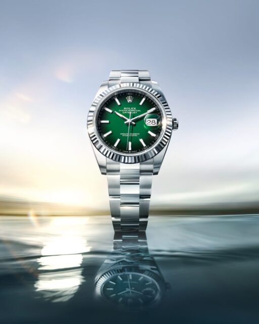 El nuevo @Rolex Datejust 41 en versión Rolesor blanco con una esfera en verde sombreado, bisel estriado y brazalete Oyster.#Rolex #Datejust #WatchesAndWonders2026