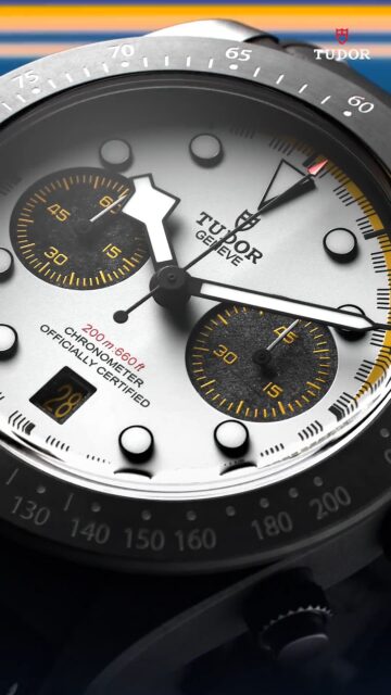 Conquistando la primera posición en 2026, el Black Bay Chrono «Carbon 26» captura la energía del coche de carreras VCARB 03 con fibra de carbono ligera y detalles en un llamativo tono amarillo. #TudorWatch #BornToDare #DaringWatches