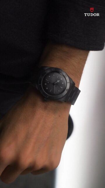 Una revolución en la comodidad y los materiales: introduce un nuevo brazalete cerámico, creado para aportar resiliencia y un diseño elegante. Con una caja de 41 mm de cerámica negra mate, viva una extraordinaria evolución en la comodidad. #TudorWatch #BornToDare #BlackBay
