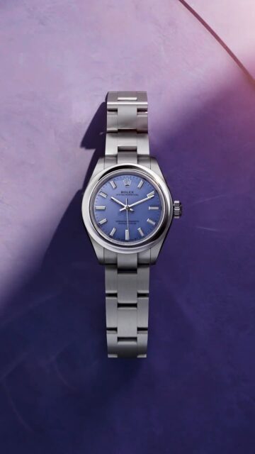 La gama @rolex Oyster Perpetual —reputada por la variedad y originalidad de sus diferentes rostros— como las esferas lacadas en tonos pastel, suaves a la par que ligeros. Lavender, beis o pistachio, estas nuevas esferas lacadas se distinguen además por su acabado mate, una combinación exclusiva.
#Rolex #OysterPerpetual #OfficialRolexRetailer