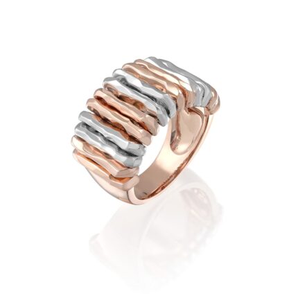 Sortija de Oro Blanco y Oro Rosa con brazo facetado
