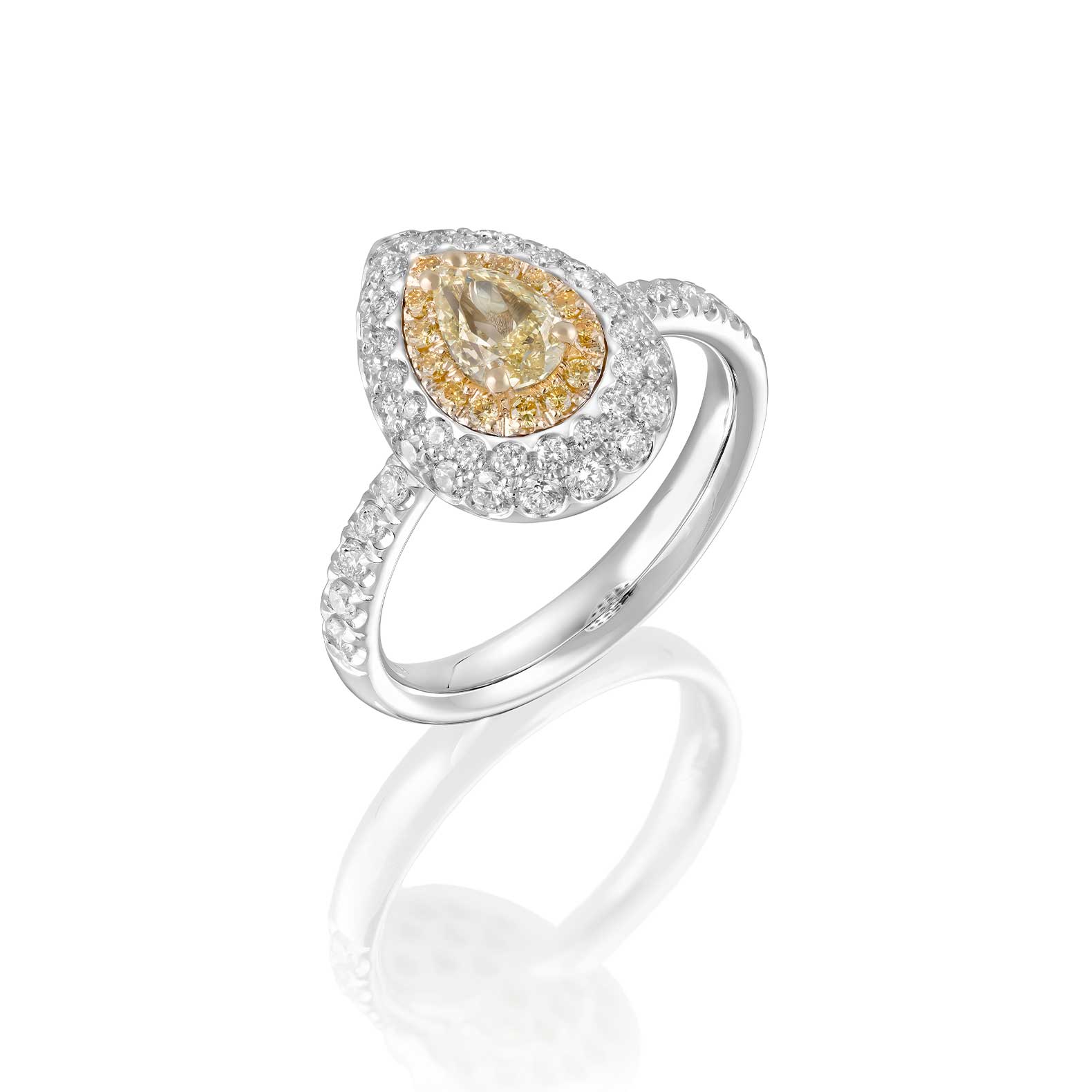 Ideas para regalar en el aniversario de bodas Sortija Venus en oro blanco con brillantes y diamantes amarillos