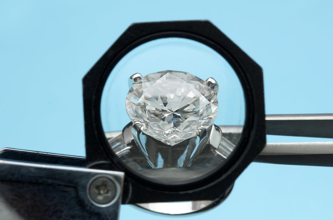 Los grados de pureza de los diamantes y la relación con su valor