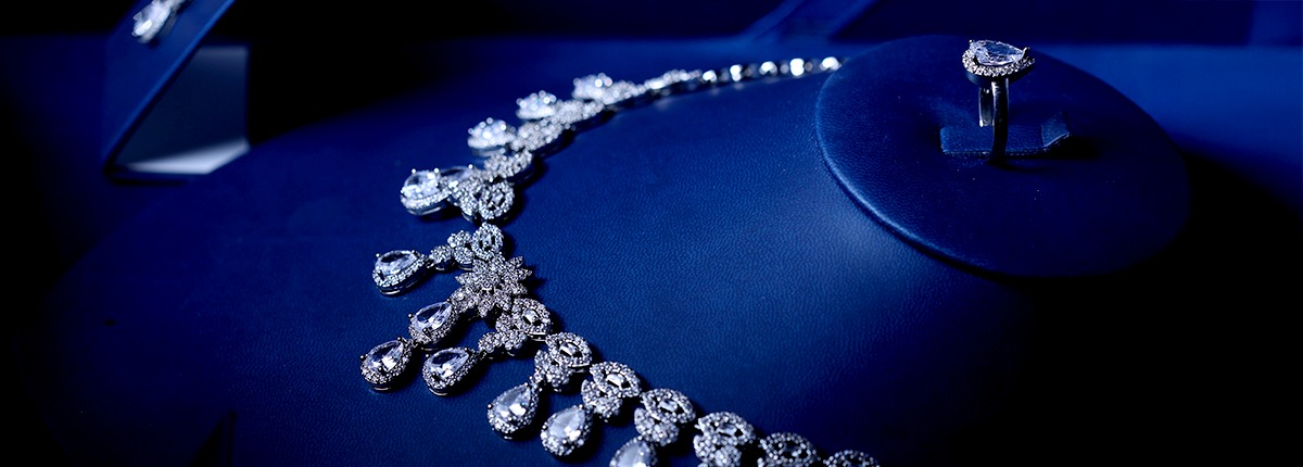 Joyas para novias según el vestido