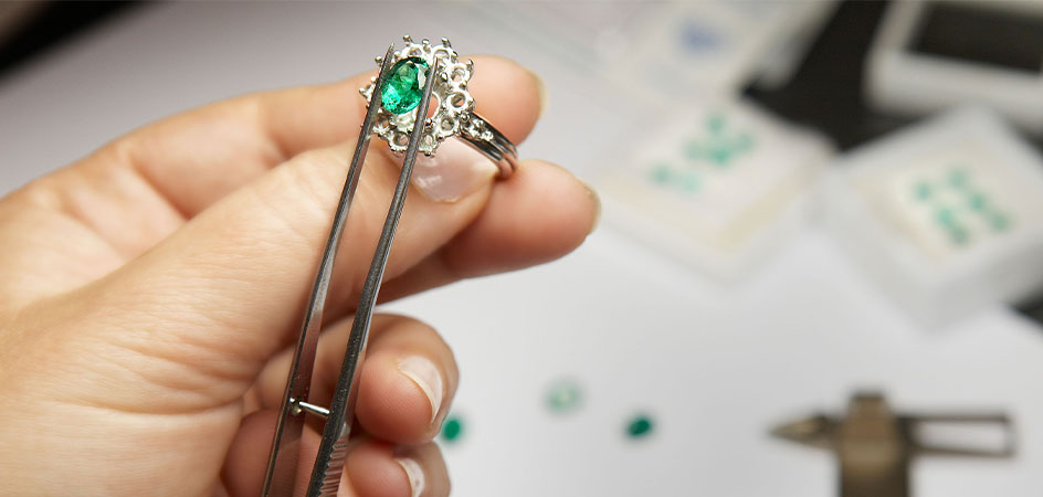 sortija oro blanco 18K